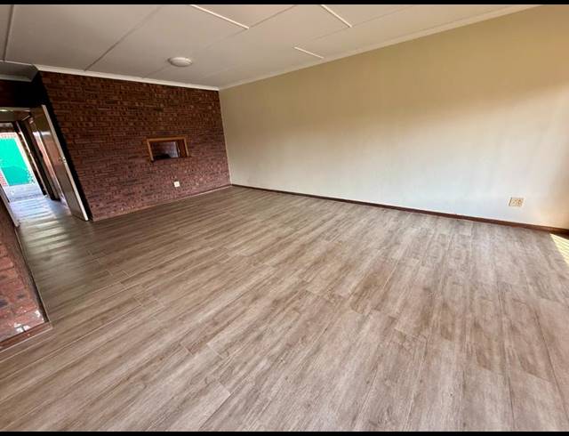 3 BEDROOM TOWNHOUSE FOR SALE IN SCOTTSVILLE